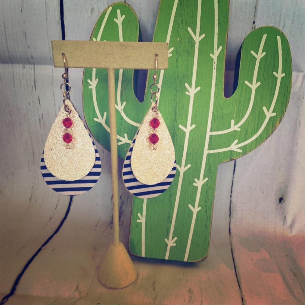 USA design earrings